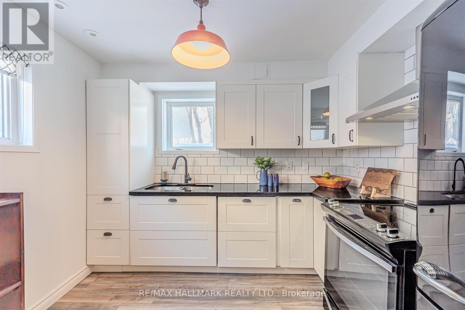 101 - 10 Turntable Crescent, Toronto, Ontario  M6H 4K9 - Photo 15 - W12756098