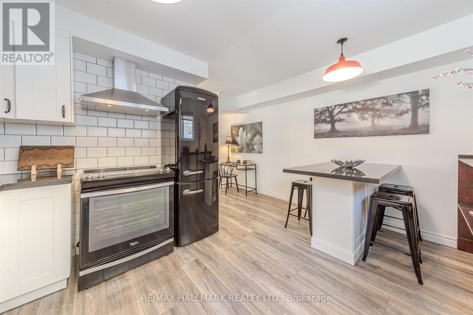 101 - 10 Turntable Crescent, Toronto, Ontario  M6H 4K9 - Photo 17 - W12756098