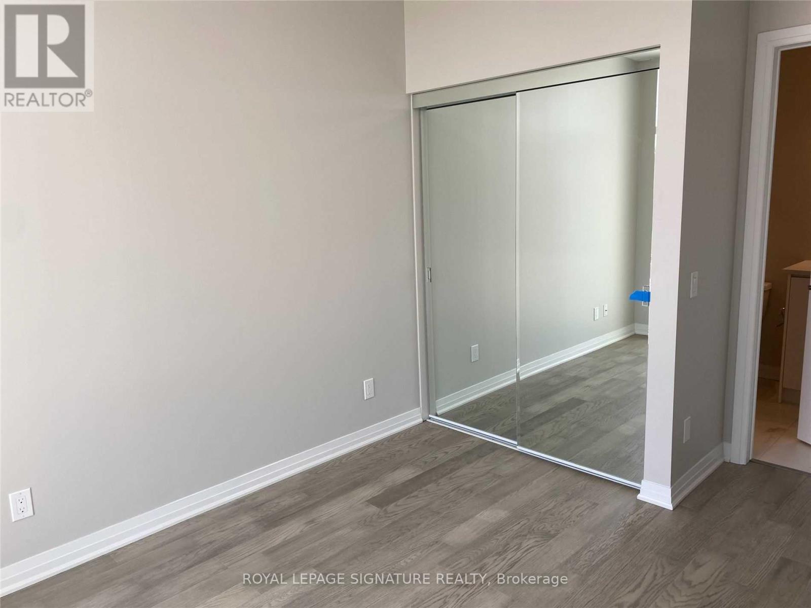 112 - 95 Dundas Street W, Oakville, Ontario  L5B 2T5 - Photo 13 - W12756852