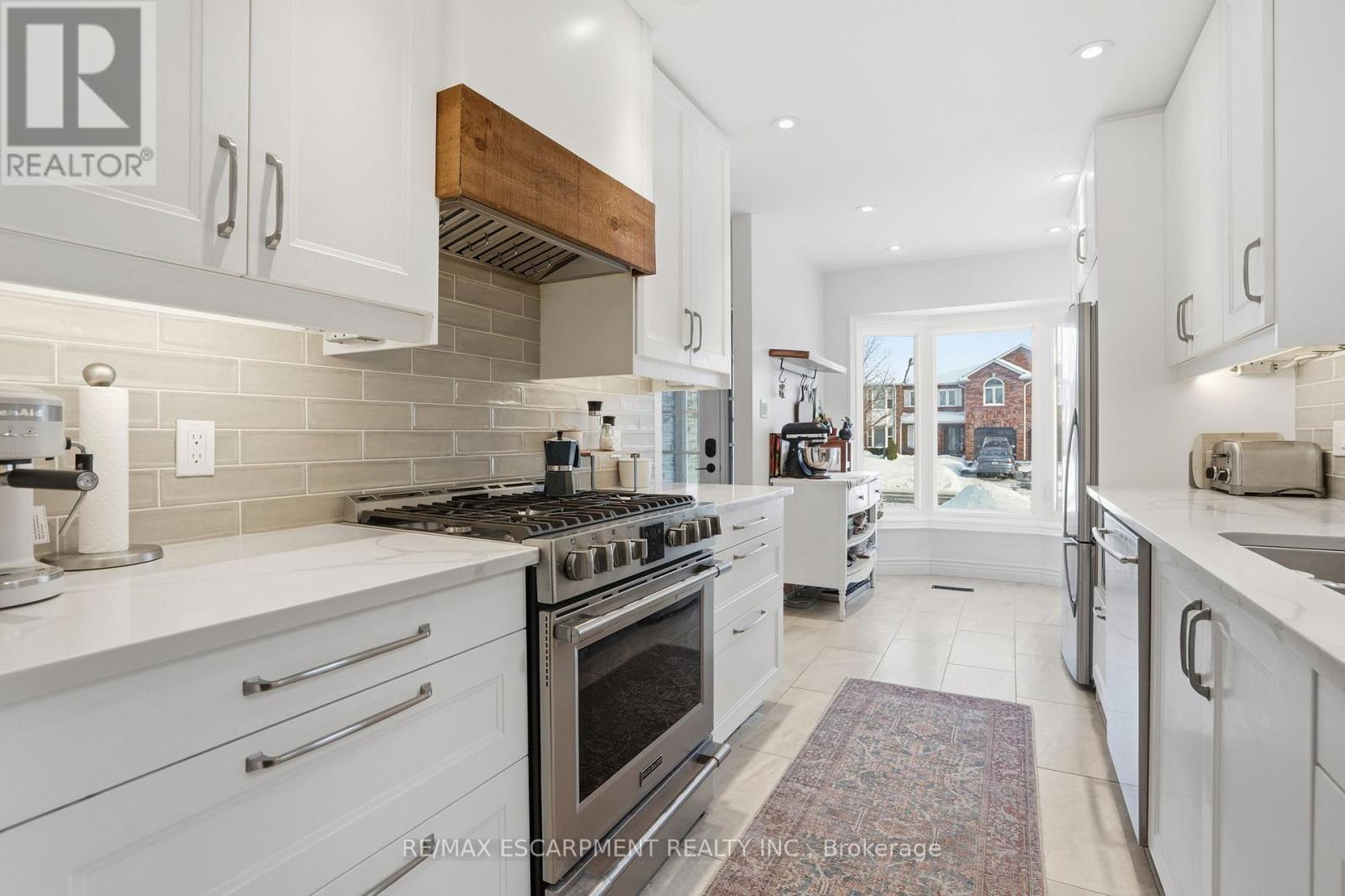 2018 Chrisdon Road, Burlington, Ontario  L7M 3W8 - Photo 7 - W12756586