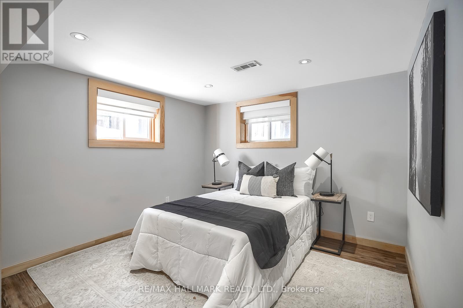 Lower - 6 Thirty First Street, Toronto, Ontario  M8W 3E8 - Photo 9 - W12756604