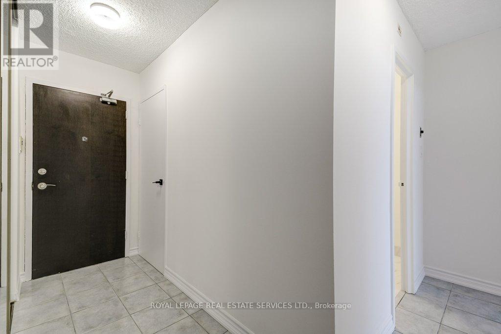 907 - 212 Kerr Street, Oakville (Co Central), Ontario  L6K 3B1 - Photo 7 - W12756618