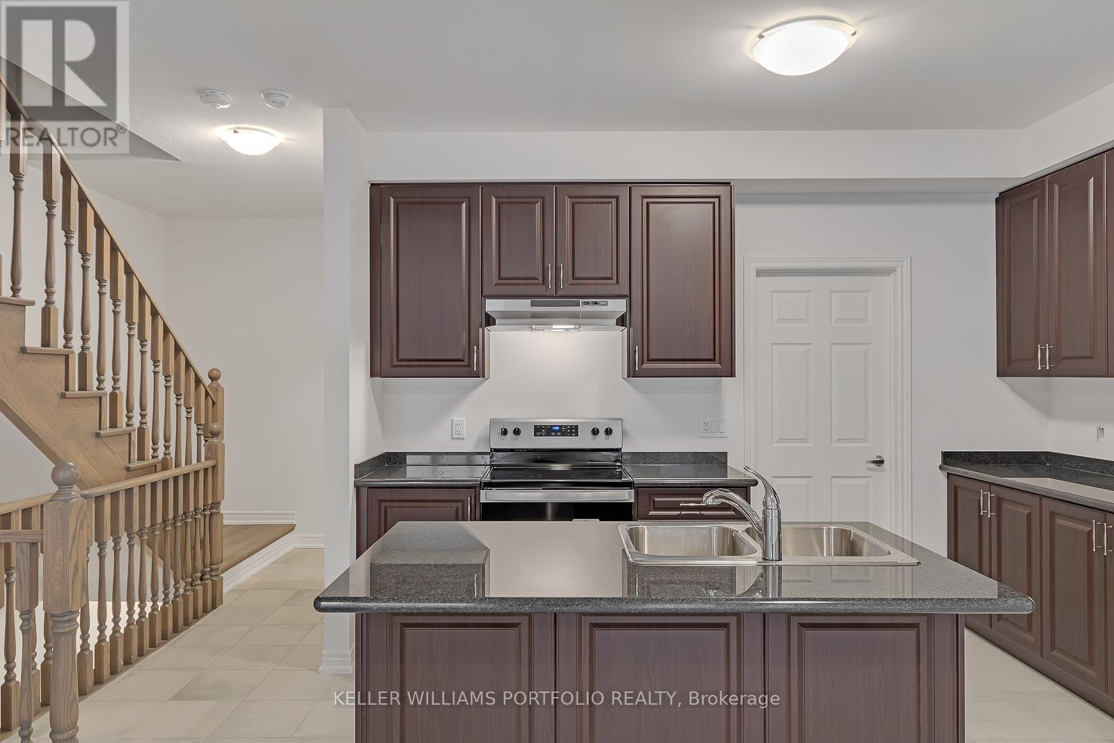 481 Manhattan Common, Oakville, Ontario  L6H 3P6 - Photo 7 - W12756892