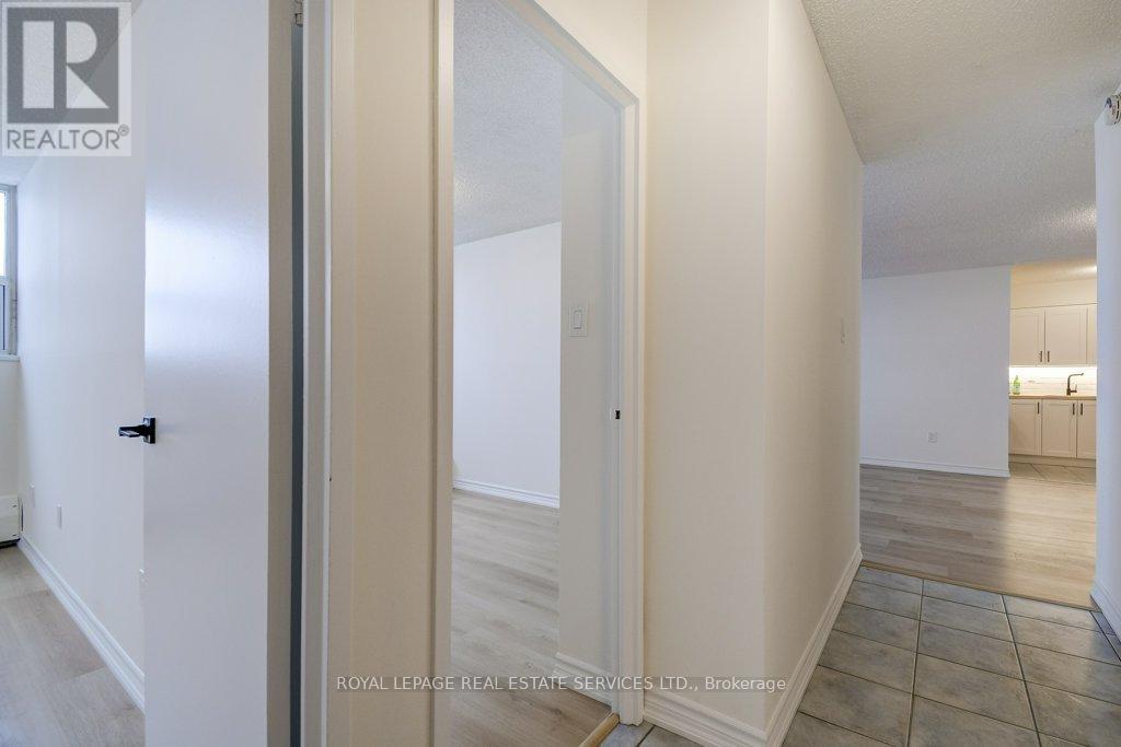 907 - 212 Kerr Street, Oakville (Co Central), Ontario  L6K 3B1 - Photo 21 - W12756618