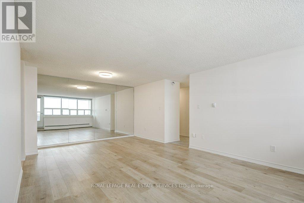 907 - 212 Kerr Street, Oakville (Co Central), Ontario  L6K 3B1 - Photo 10 - W12756618