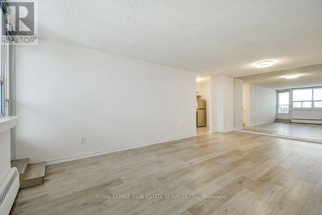 907 - 212 Kerr Street, Oakville (Co Central), Ontario  L6K 3B1 - Photo 11 - W12756618