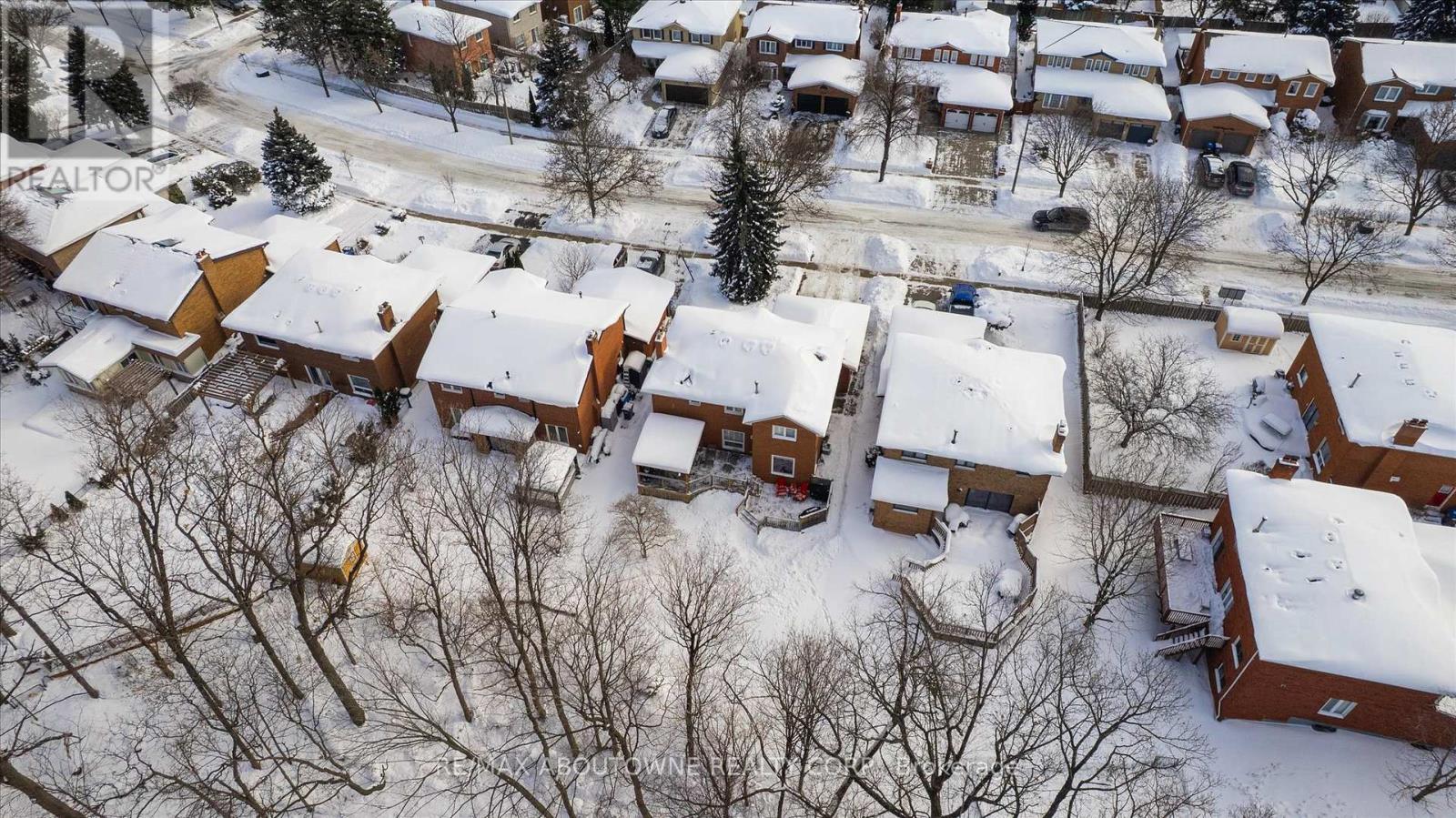 2421 Hargood Place, Mississauga, Ontario  L5M 3G6 - Photo 41 - W12756628