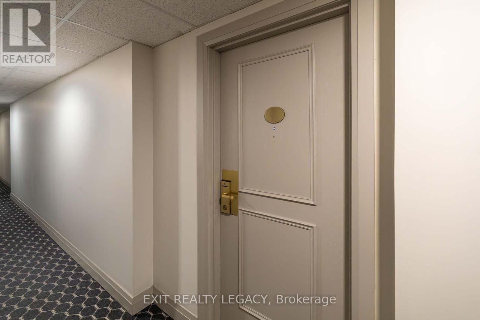 813 - 2737 Keele Street, Toronto, Ontario  M3M 2E9 - Photo 2 - W12756966