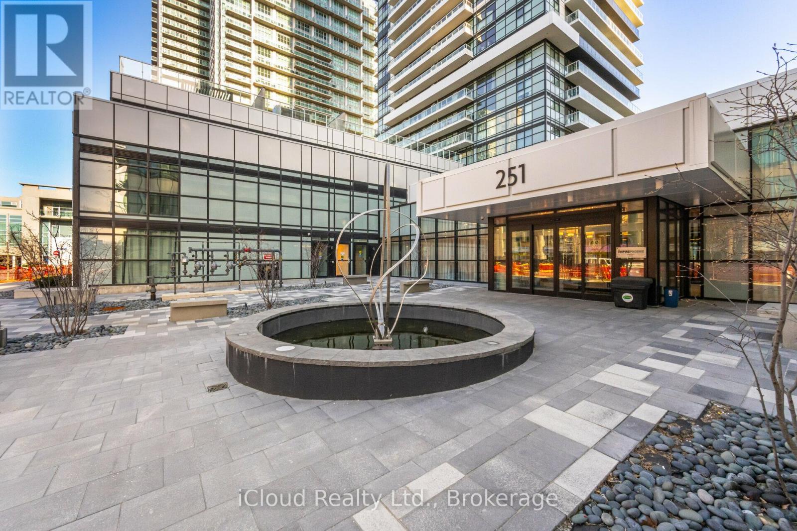 615 - 251 Manitoba Street, Toronto, Ontario  M8Y 0B3 - Photo 2 - W12756970