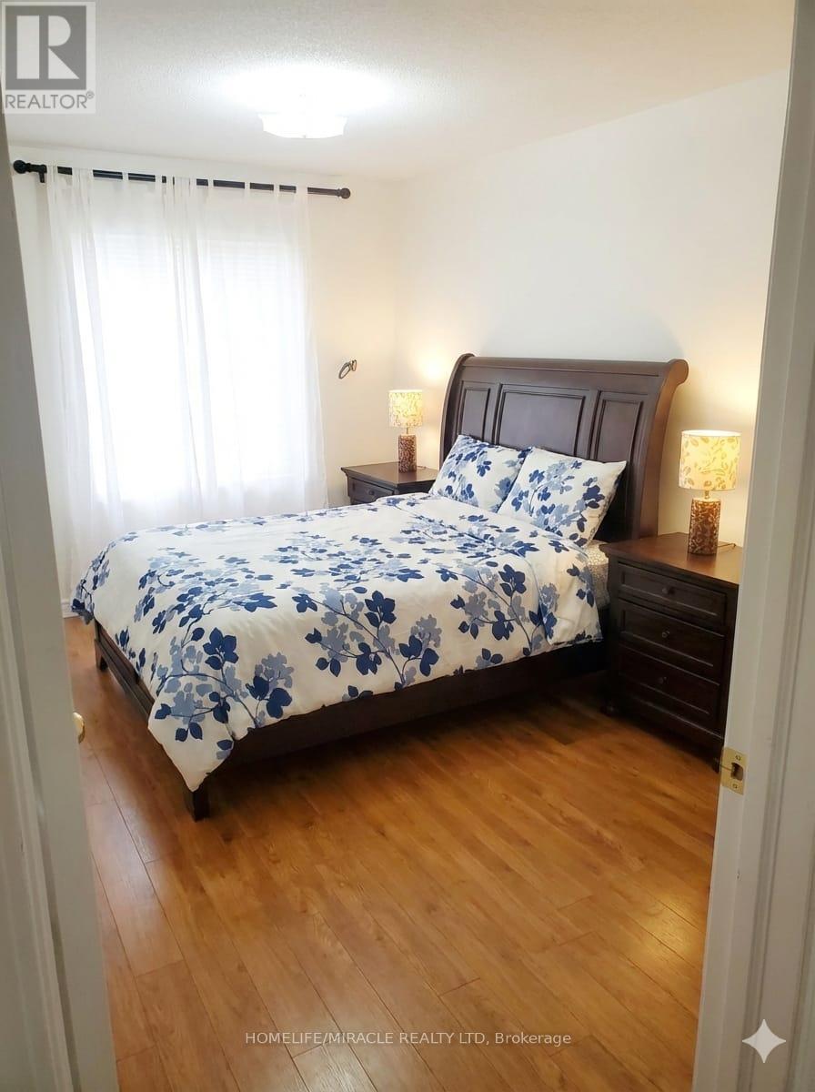 Main - 17 Portrush Trail, Brampton, Ontario  L6X 0R4 - Photo 7 - W12757020