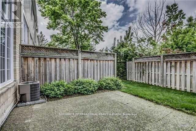 47 Hartnell Square, Brampton, Ontario  L6S 5W8 - Photo 5 - W12757088