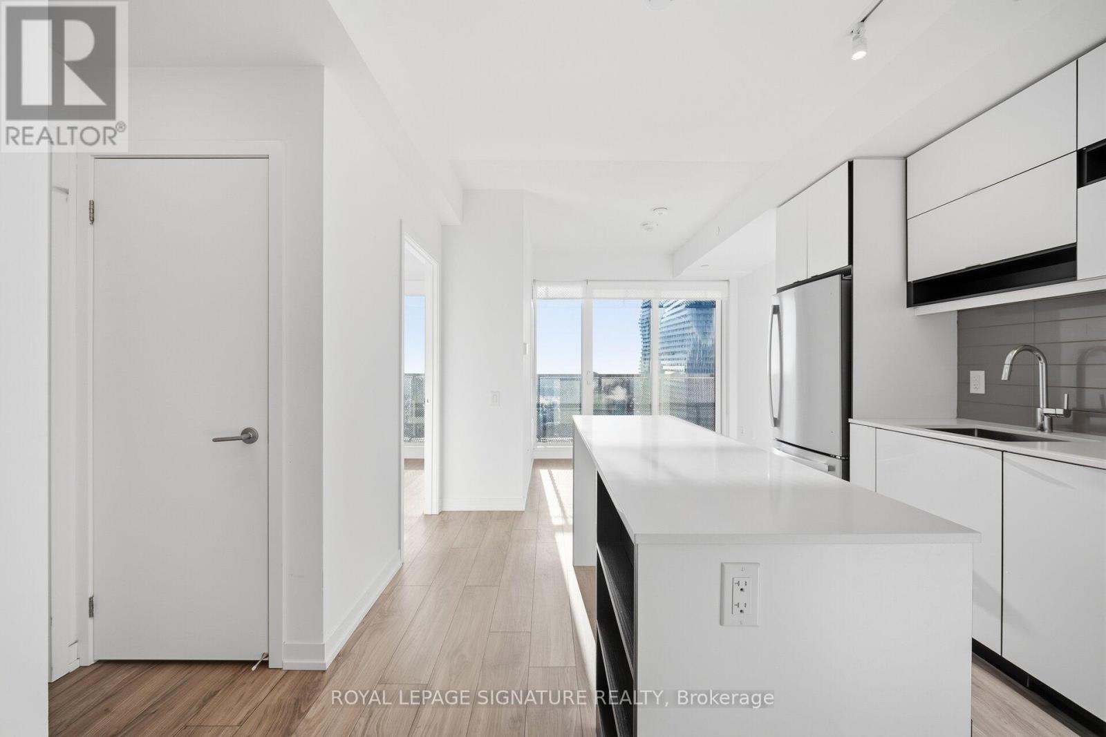 2309 - 4065 Confederation Parkway, Mississauga, Ontario  L5B 0L4 - Photo 3 - W12756944