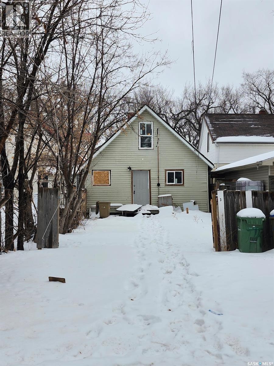 1218 Cameron Street, Regina, Saskatchewan  S4T 2T1 - Photo 2 - SK027695