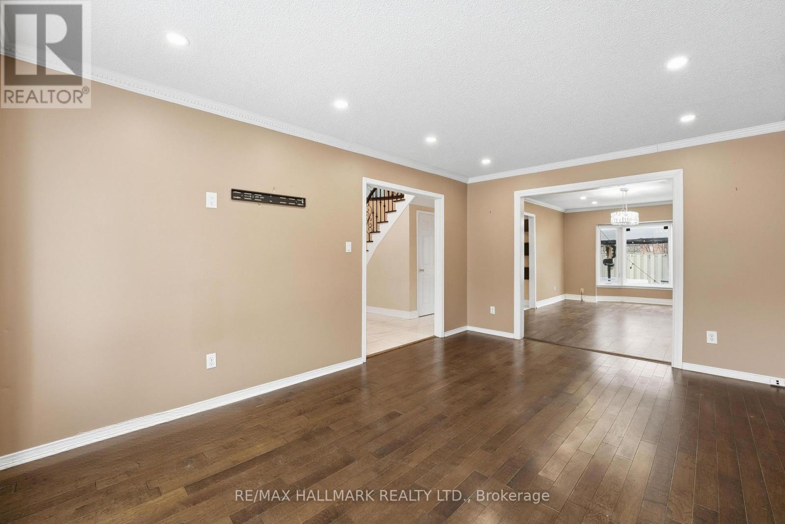 92 Jaffa Drive, Brampton, Ontario  L6S 4C6 - Photo 7 - W12757066