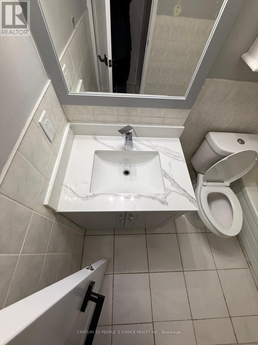 25 Kensington Road, Brampton, Ontario  L6T 3W8 - Photo 11 - W12757166