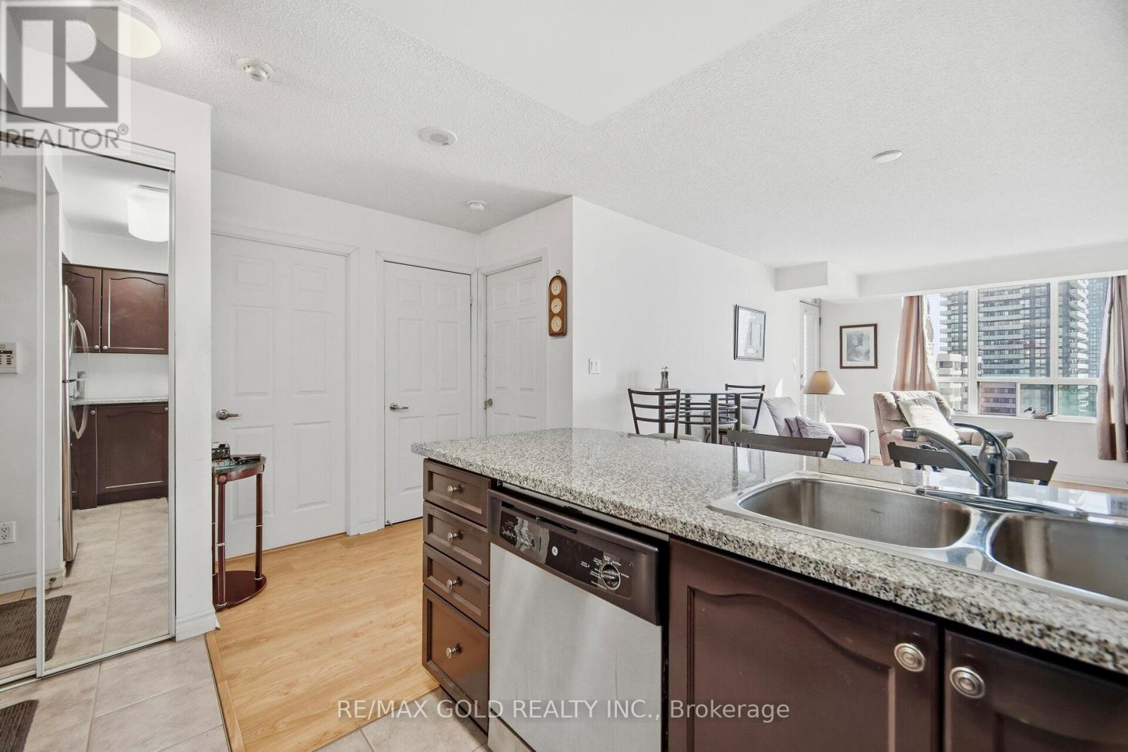 2508 - 335 Rathburn Road W, Mississauga, Ontario  L5B 0C8 - Photo 6 - W12757182