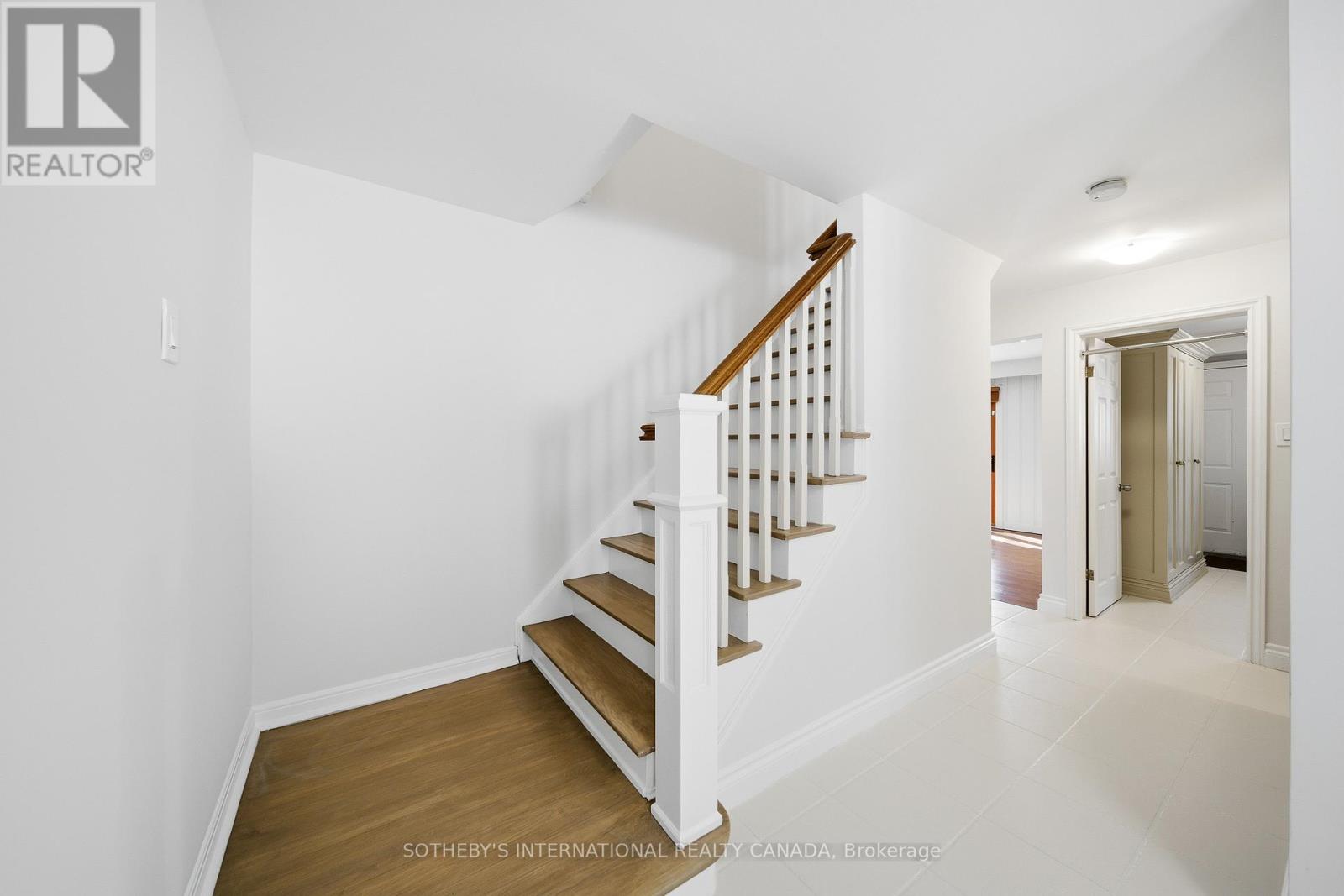 1601 Calumet Place, Mississauga, Ontario  L5J 3B1 - Photo 15 - W12757302