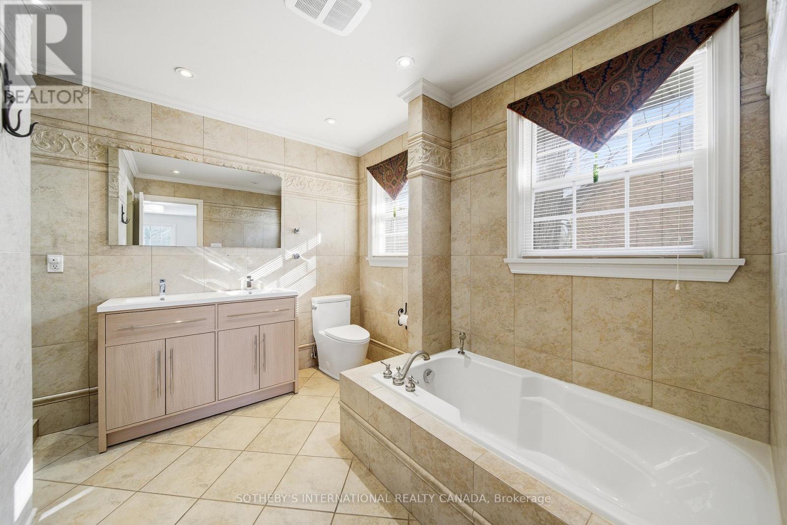 1601 Calumet Place, Mississauga, Ontario  L5J 3B1 - Photo 19 - W12757302