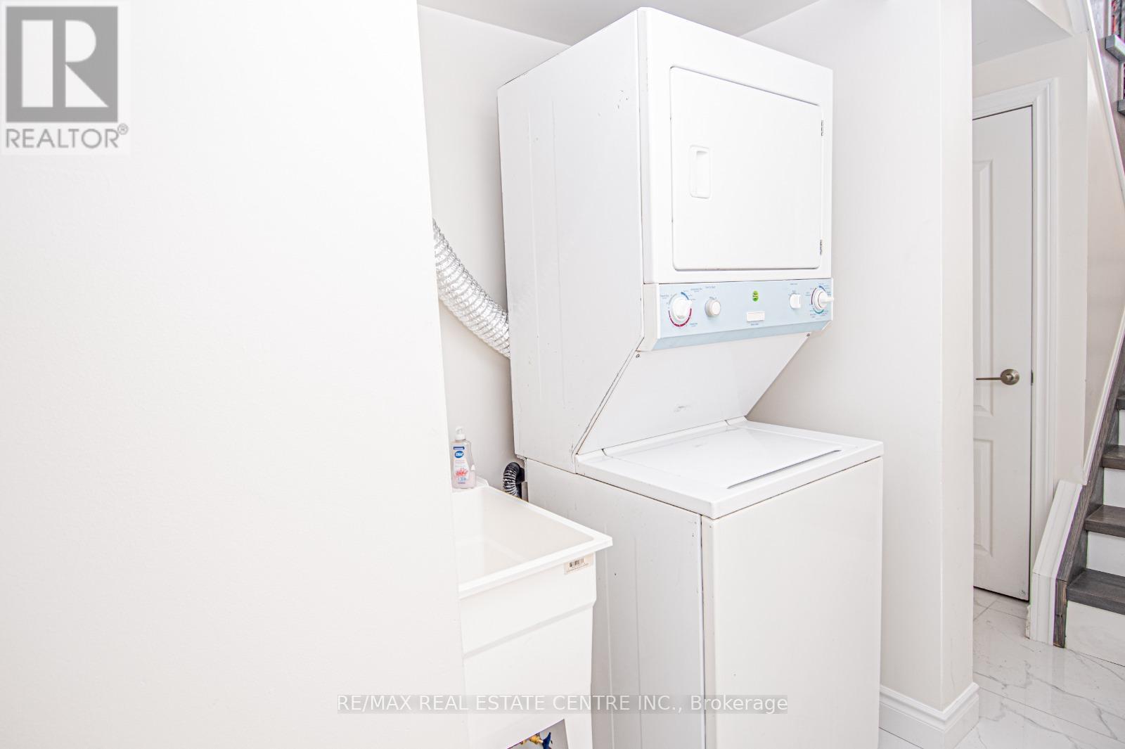 5685 Retreat Street, Mississauga, Ontario  L5R 0B4 - Photo 3 - W12757288