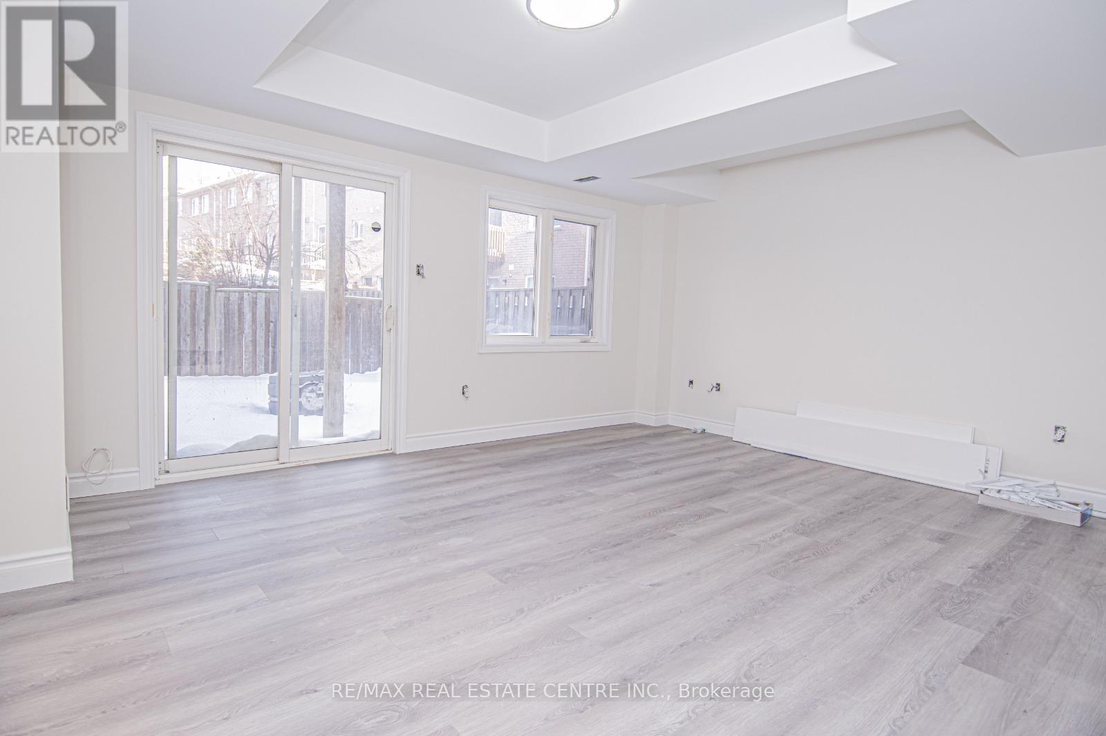 5685 Retreat Street, Mississauga, Ontario  L5R 0B4 - Photo 6 - W12757288