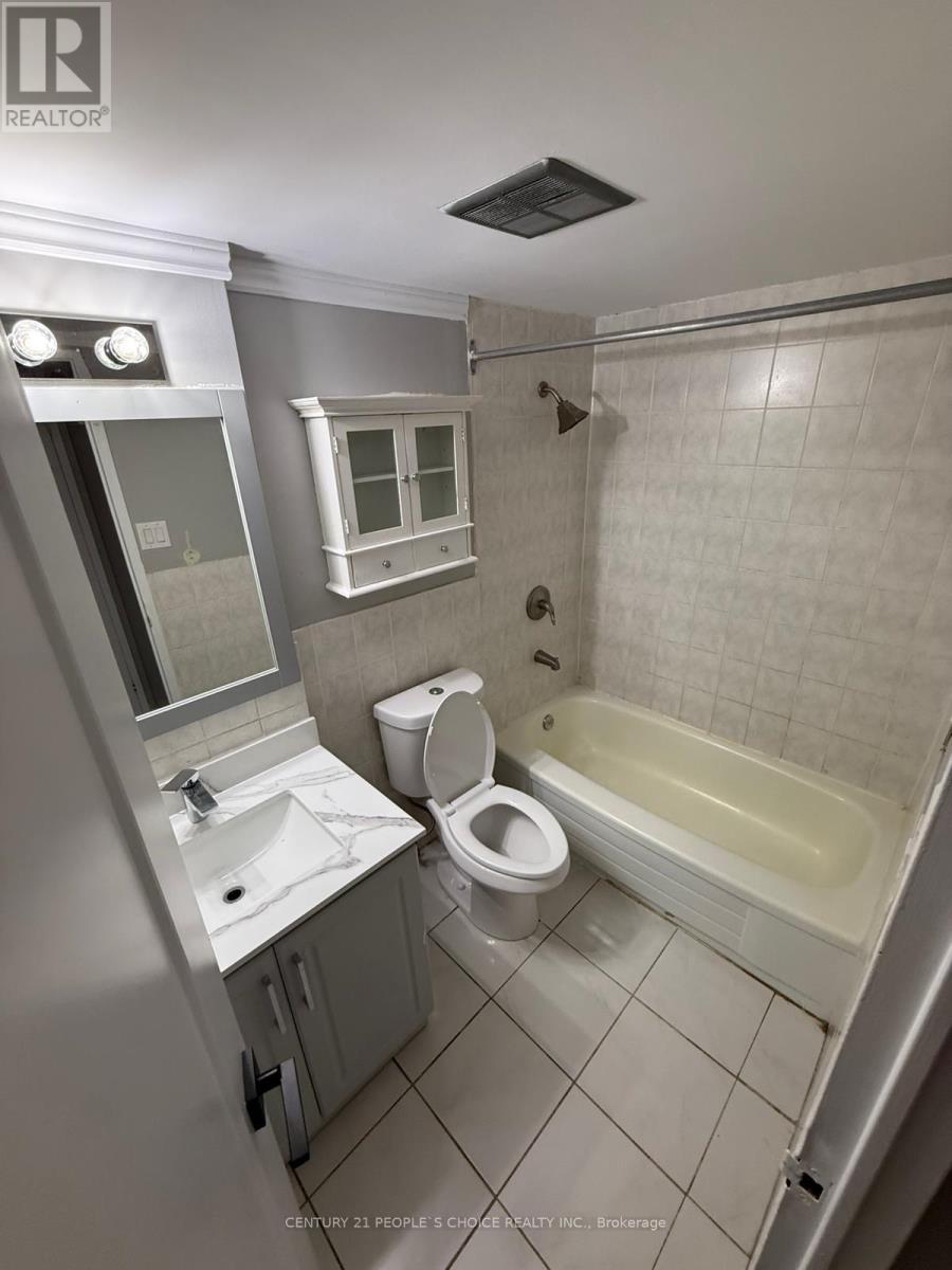 25 Kensington Road, Brampton, Ontario  L6T 3W8 - Photo 10 - W12757166