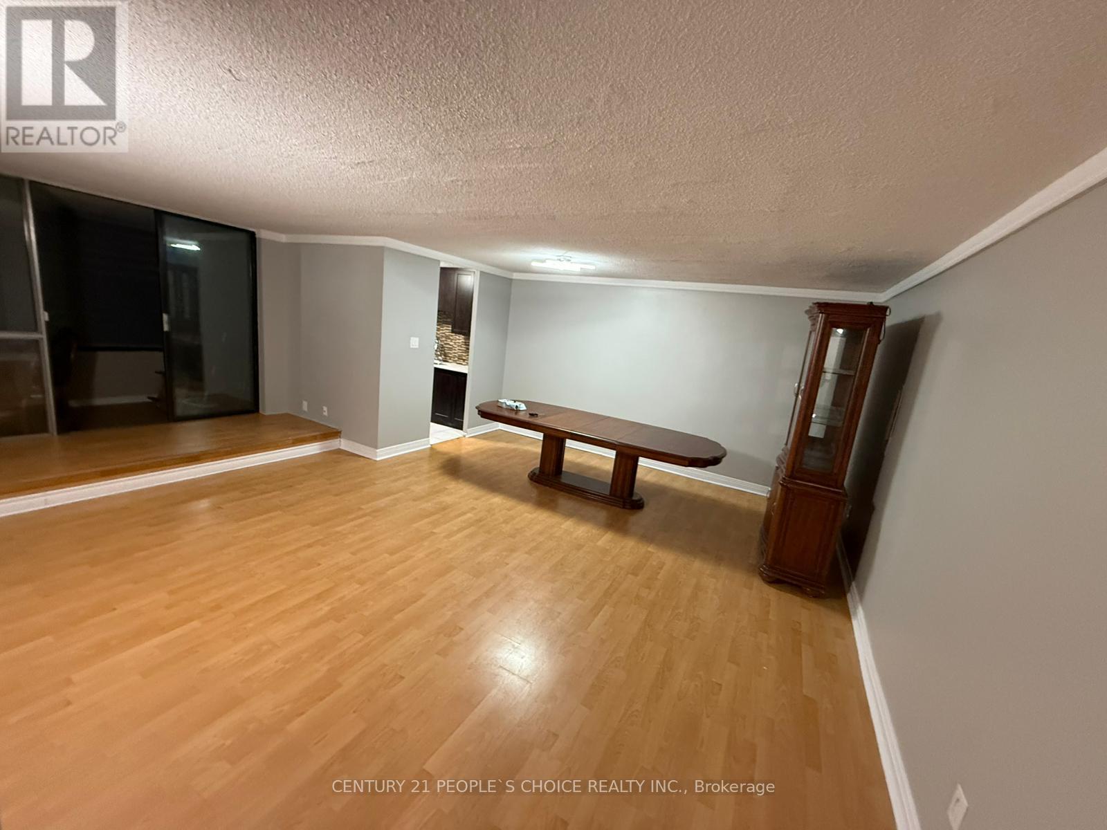 25 Kensington Road, Brampton, Ontario  L6T 3W8 - Photo 9 - W12757166