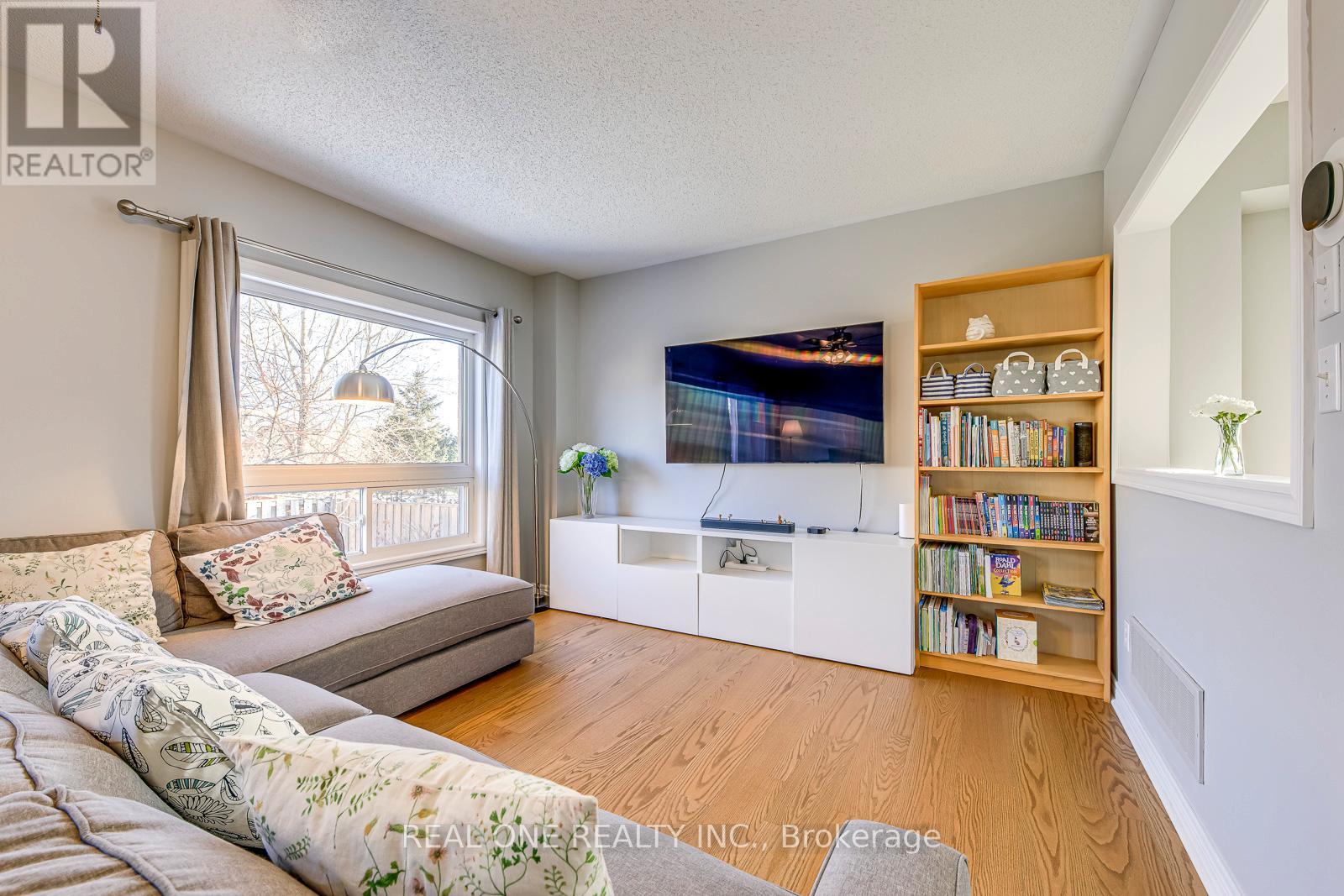 1126 Tupper Drive, Milton, Ontario  L9T 0A9 - Photo 11 - W12757308