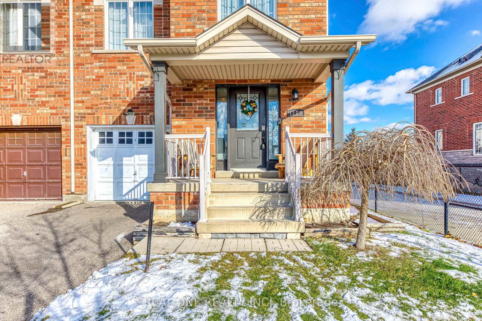 1126 Tupper Drive, Milton, Ontario  L9T 0A9 - Photo 2 - W12757308