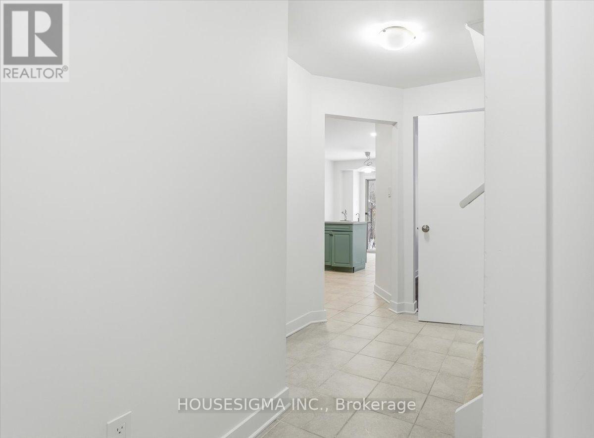 30 - 3600 Colonial Drive, Mississauga, Ontario  L5L 5P5 - Photo 3 - W12757332