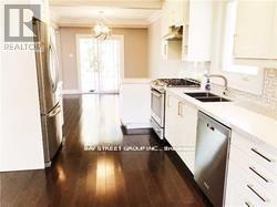 557 The Kingsway, Toronto, Ontario  M9A 3W9 - Photo 4 - W12757210