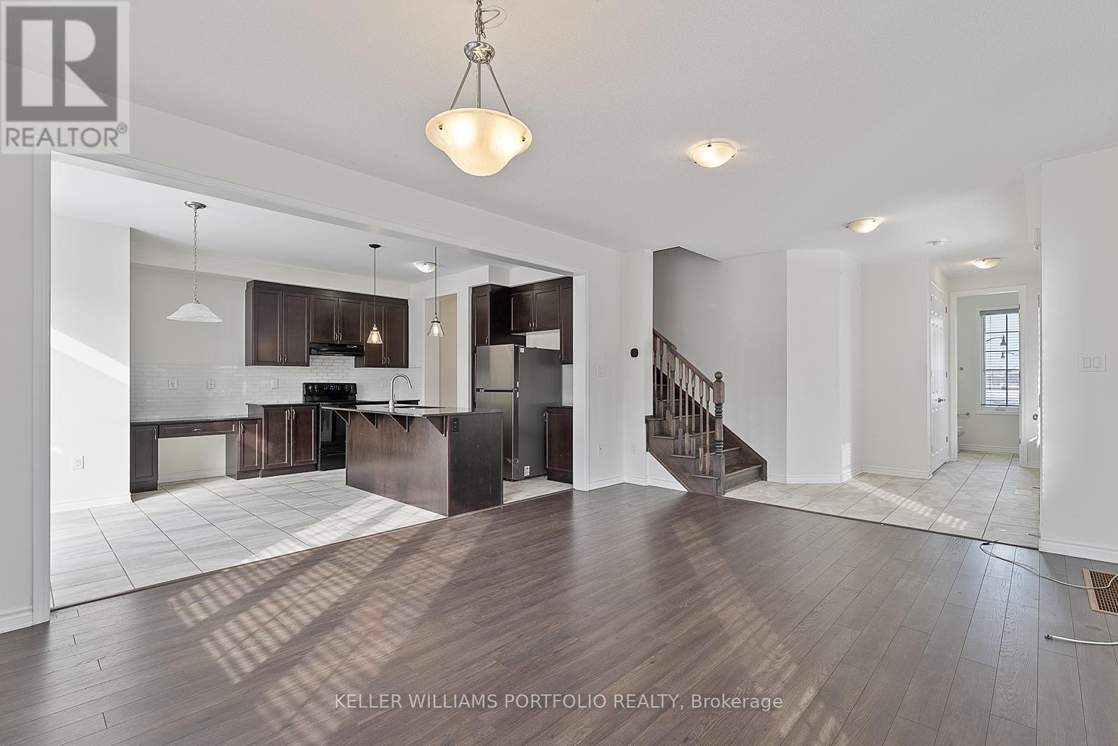 92 Callandar Road, Brampton, Ontario  L7A 5E2 - Photo 8 - W12757336