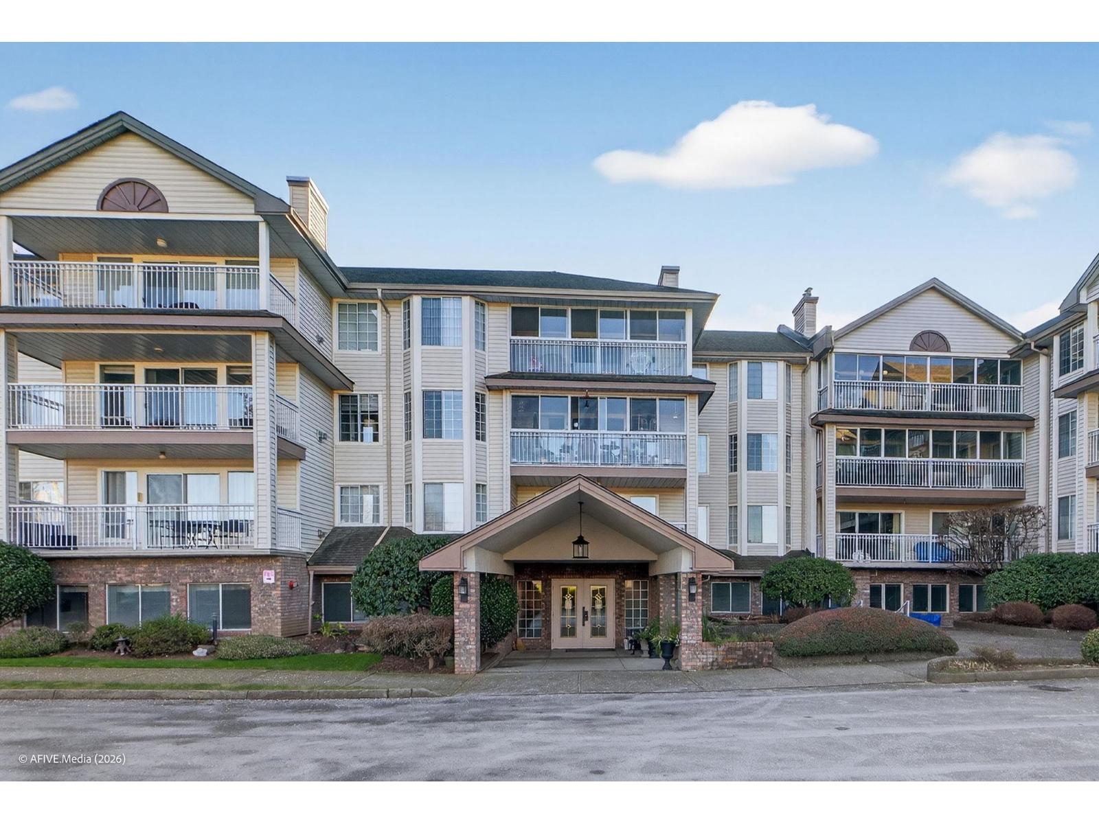 312 2491 Gladwin Road, Abbotsford, British Columbia  V2T 3N8 - Photo 3 - R3085677