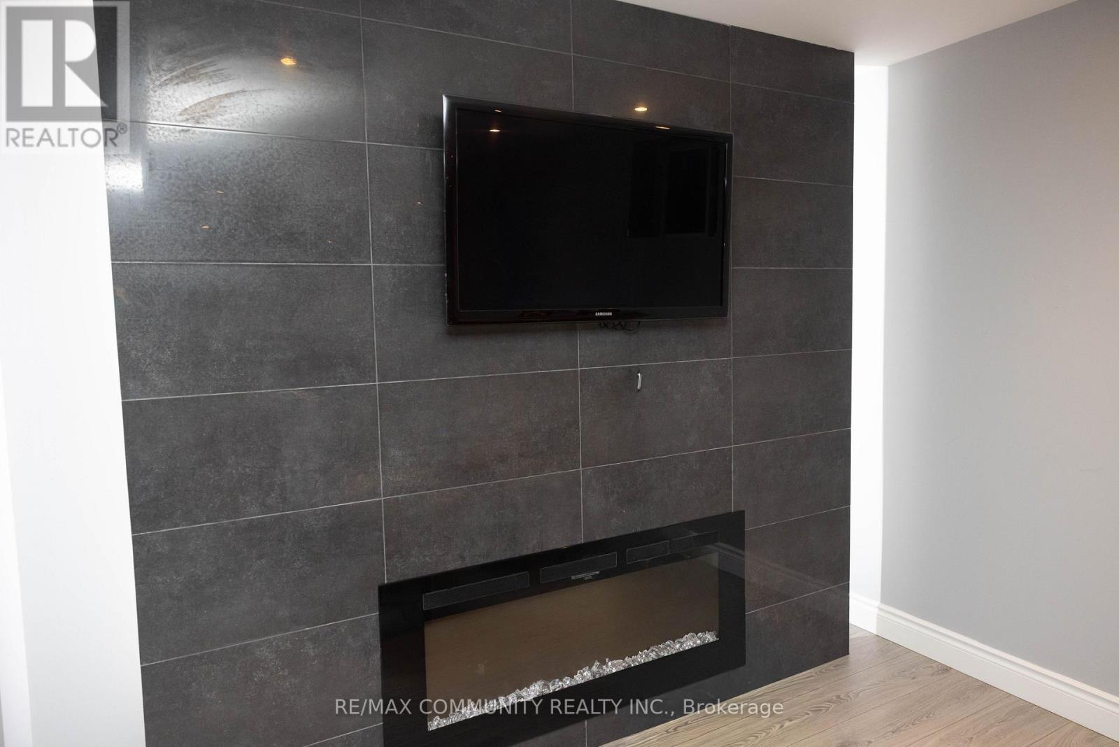 213 Fennamore Terrace, Milton, Ontario  L9T 0X7 - Photo 12 - W12757398