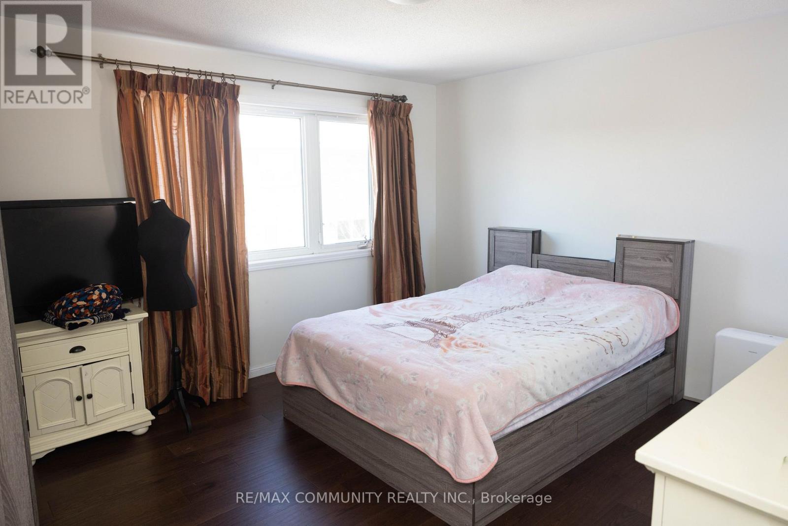 213 Fennamore Terrace, Milton, Ontario  L9T 0X7 - Photo 16 - W12757398