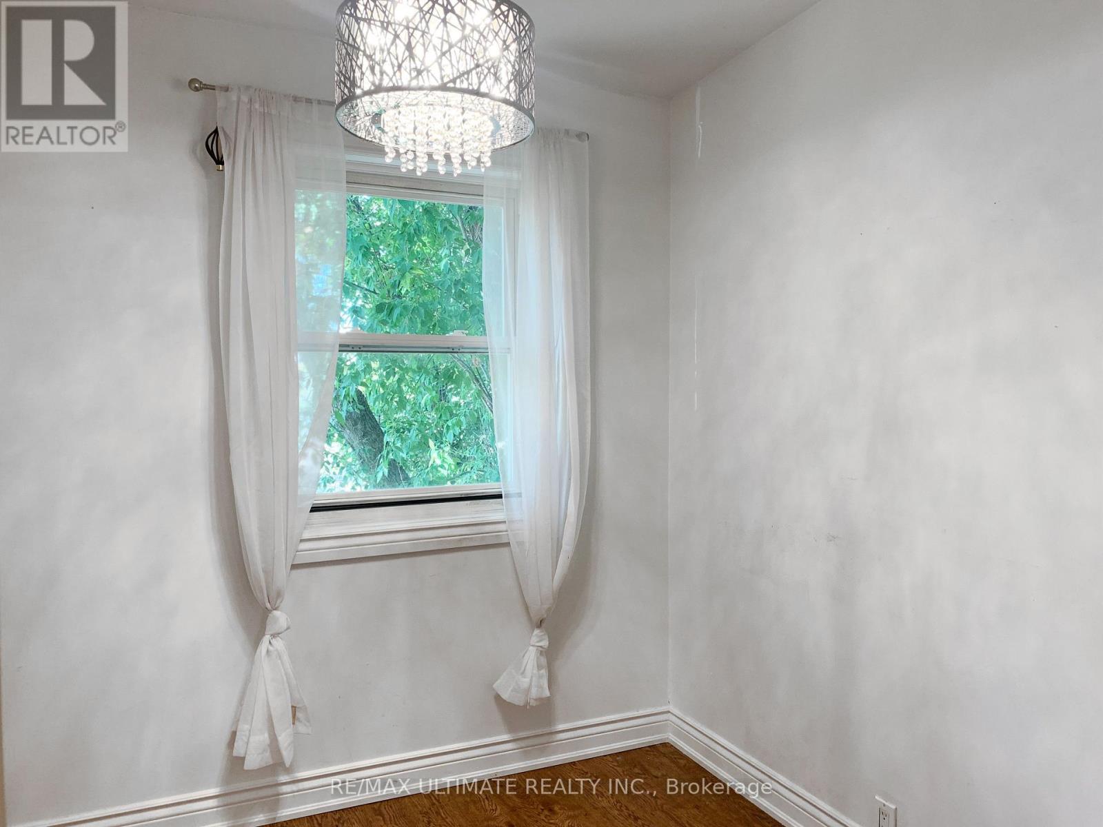 154a Christie Street, Toronto, Ontario  M6G 3B3 - Photo 5 - W12757268