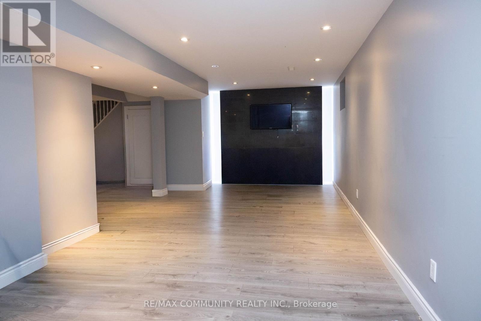 213 Fennamore Terrace, Milton, Ontario  L9T 0X7 - Photo 13 - W12757398