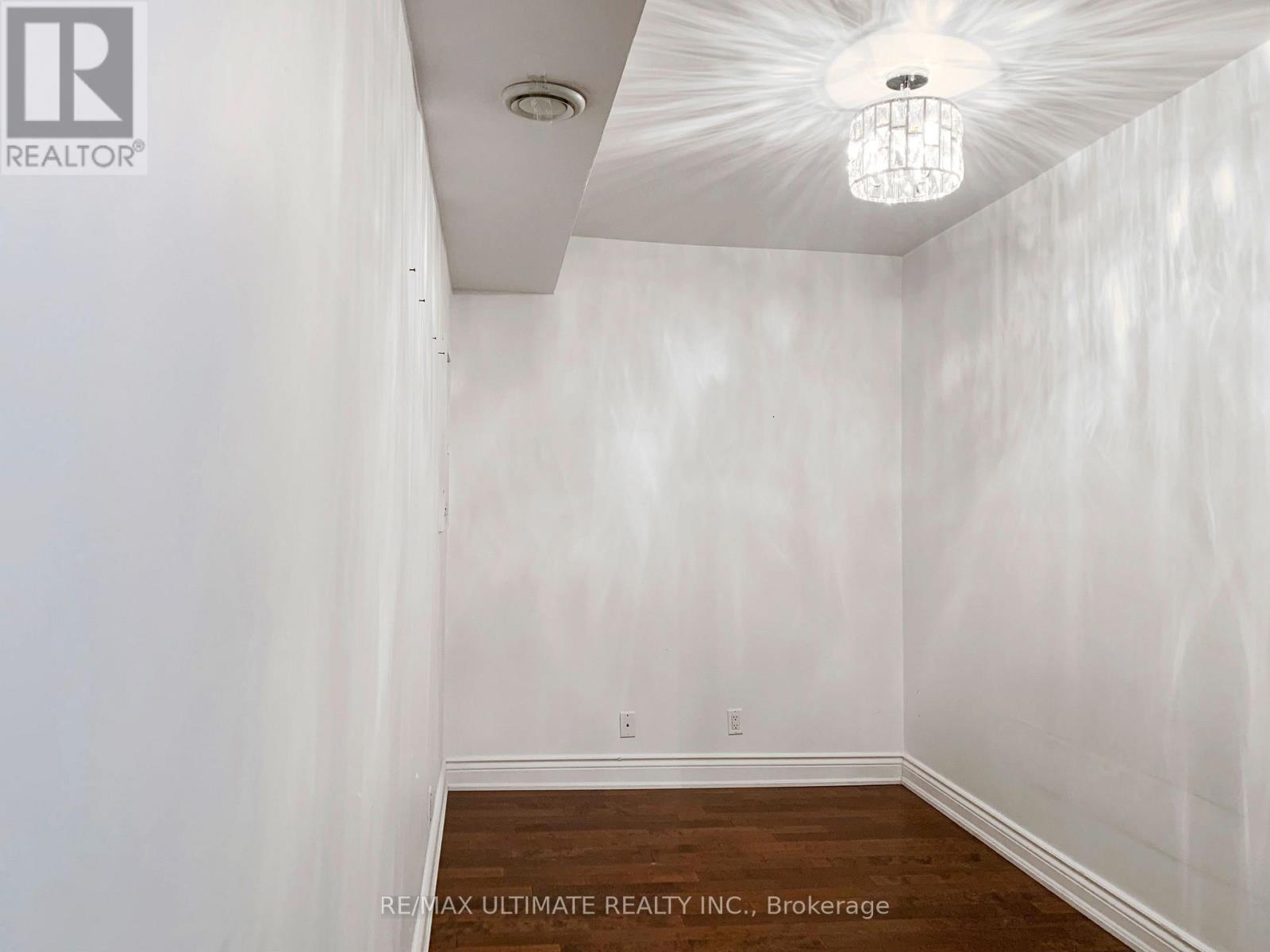 154a Christie Street, Toronto, Ontario  M6G 3B3 - Photo 8 - W12757268