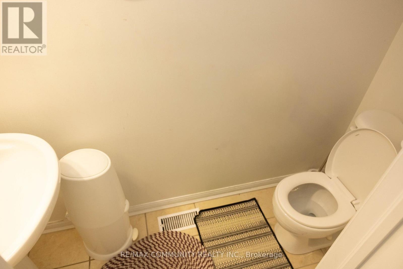 213 Fennamore Terrace, Milton, Ontario  L9T 0X7 - Photo 7 - W12757398