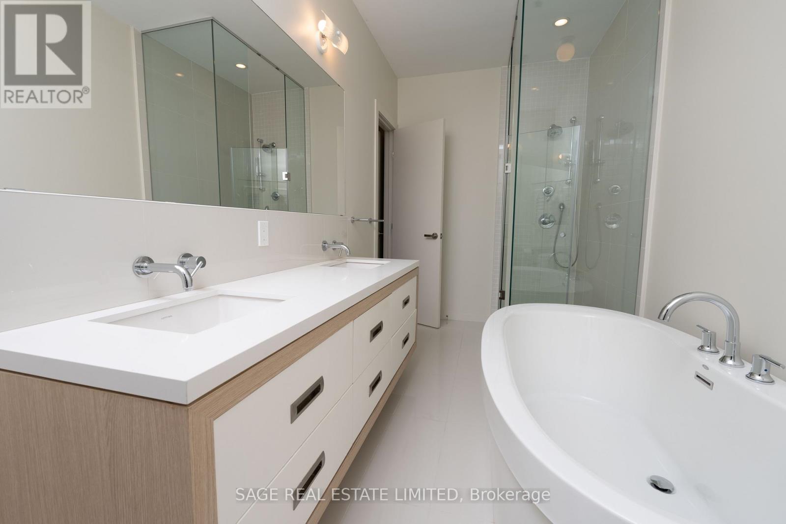 222 Vellwood Common, Oakville, Ontario  L6L 0E8 - Photo 14 - W12757410