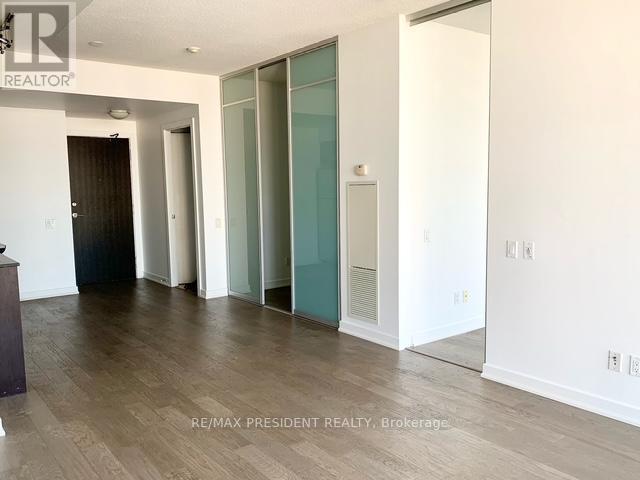 2805 - 33 Charles Street E, Toronto, Ontario  M4Y 0A2 - Photo 3 - C12748292