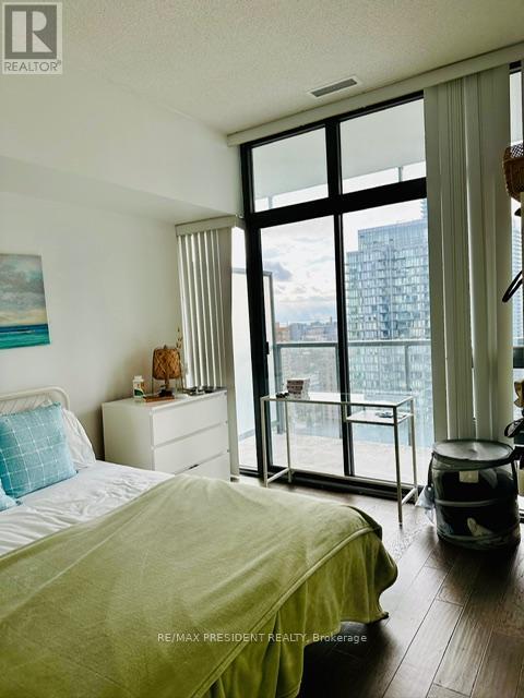 2805 - 33 Charles Street E, Toronto, Ontario  M4Y 0A2 - Photo 14 - C12748292