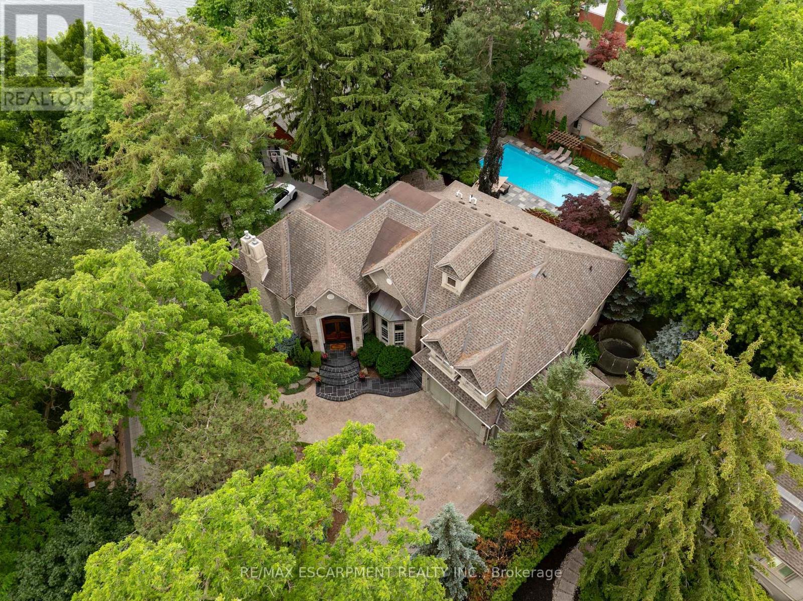 106 APPLEBY PLACE, Burlington, Ontario