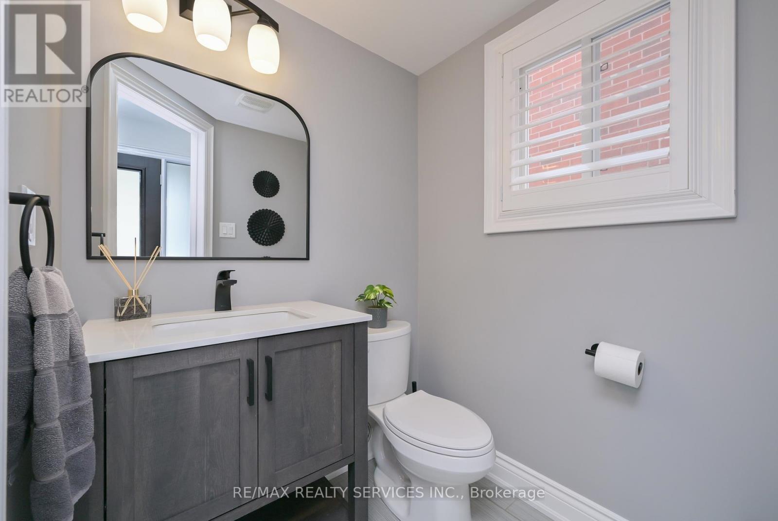 38 Tawnberry Circle, Brampton, Ontario  L7A 0J6 - Photo 12 - W12757998