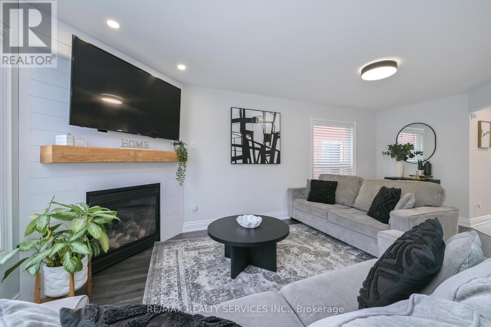 38 Tawnberry Circle, Brampton, Ontario  L7A 0J6 - Photo 10 - W12757998