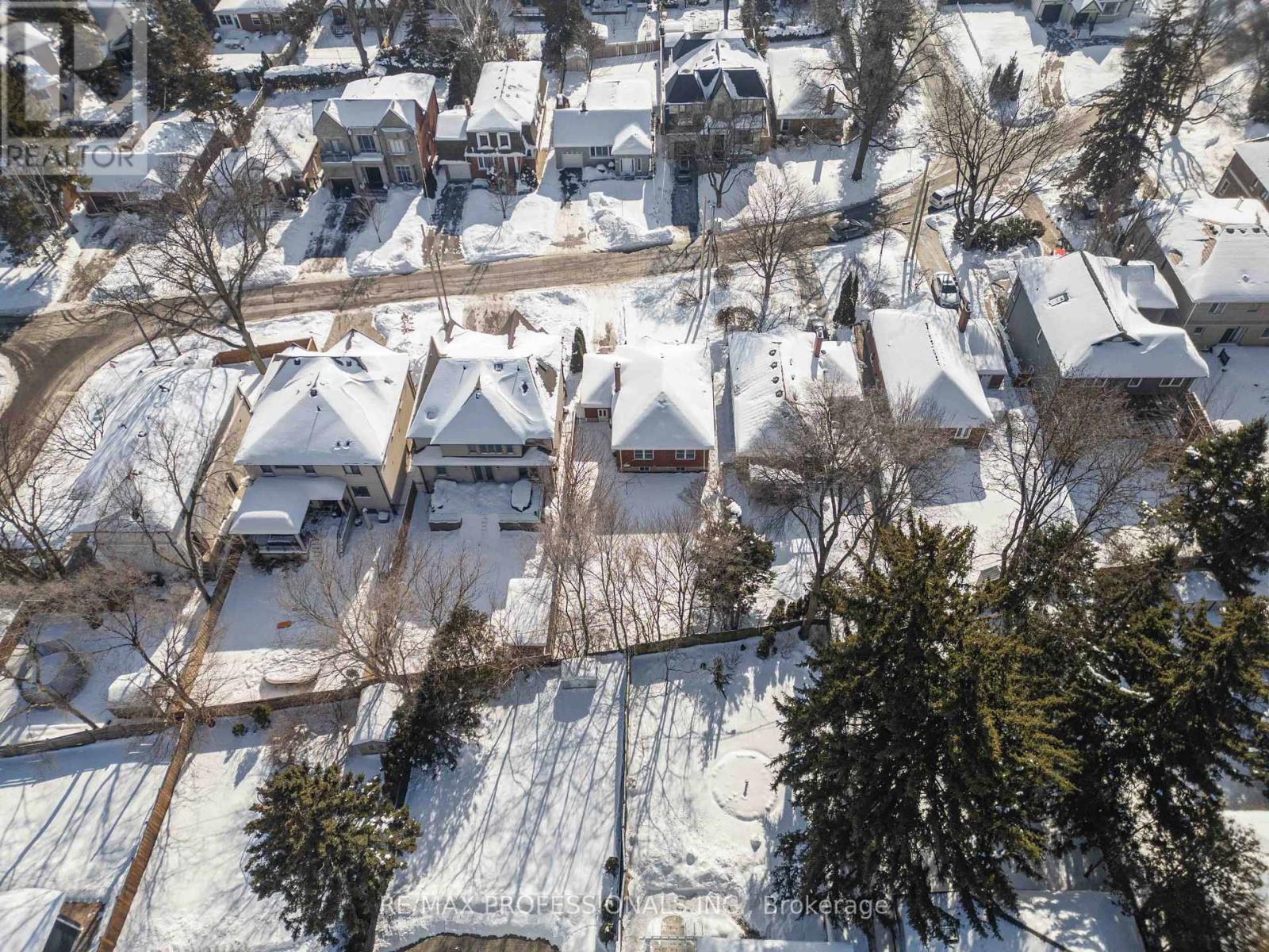 50 Old Oak Road, Toronto, Ontario  M9A 2V8 - Photo 21 - W12758004