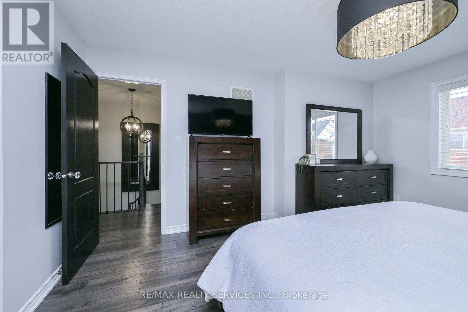 38 Tawnberry Circle, Brampton, Ontario  L7A 0J6 - Photo 18 - W12757998