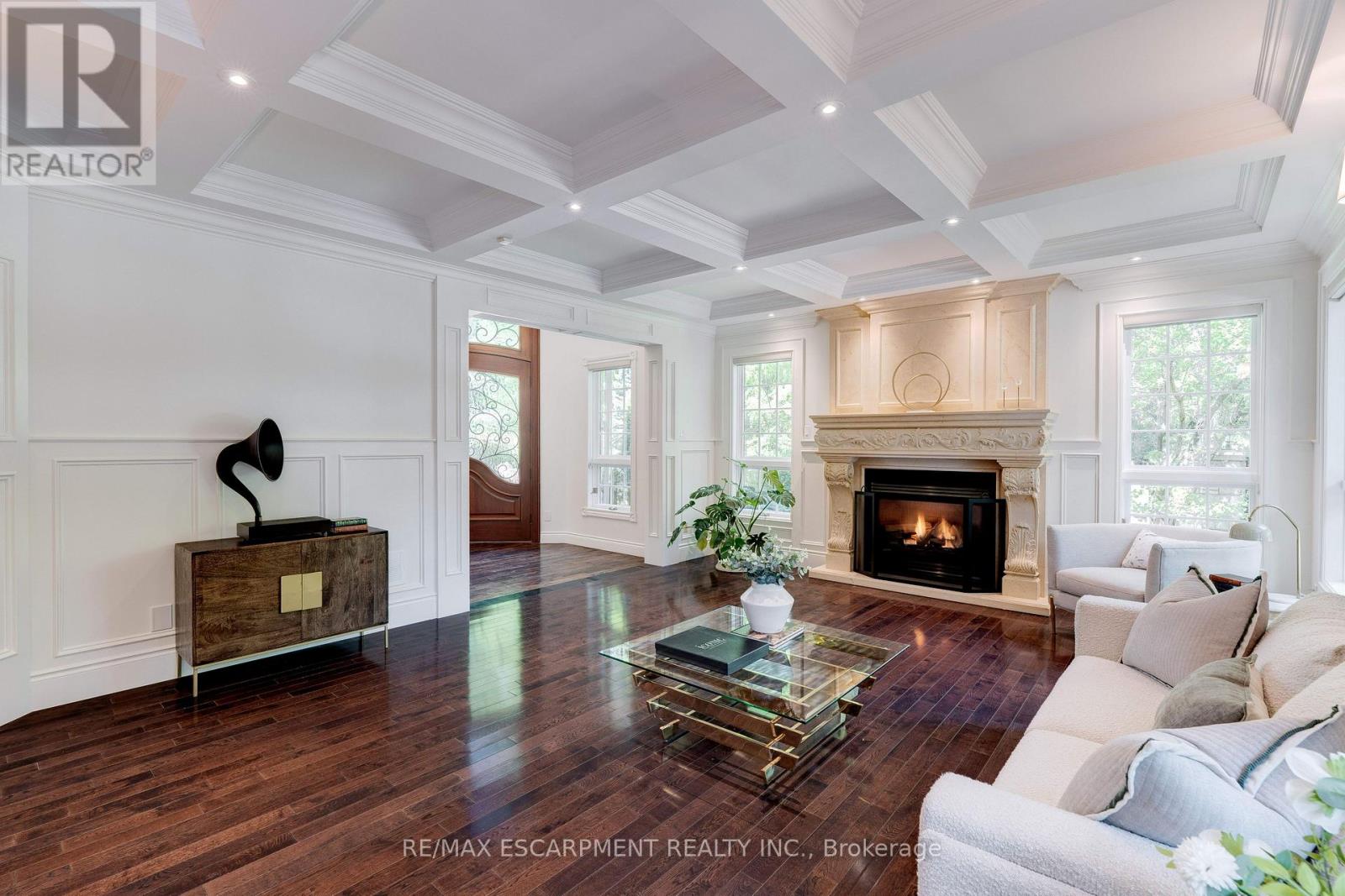 106 Appleby Place, Burlington, Ontario  L7L 2X1 - Photo 7 - W12757636