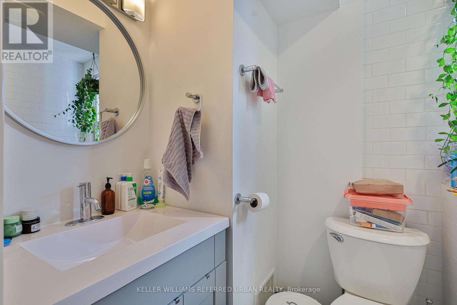 Upper - 66 Russett Avenue, Toronto, Ontario  M6H 3M3 - Photo 16 - W12758040