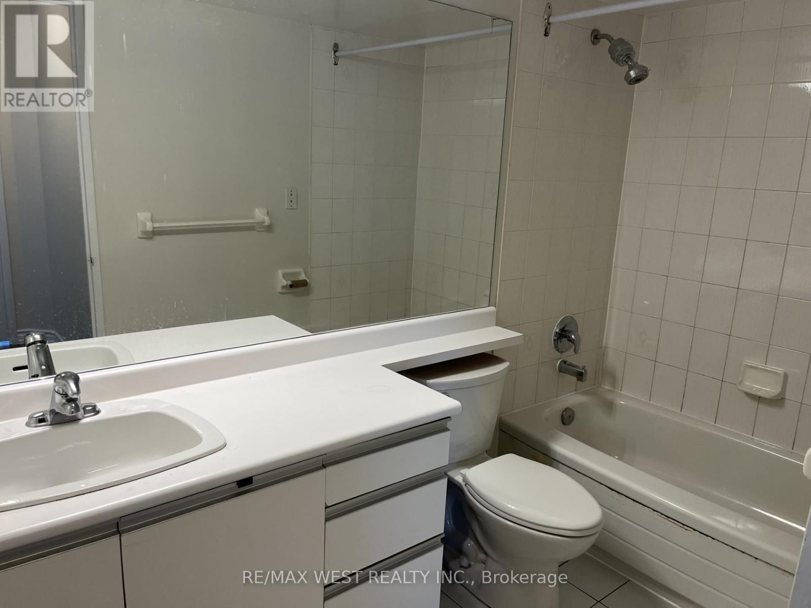 701 - 2177 Burnhamthorpe Road W, Mississauga, Ontario  L5L 5P9 - Photo 6 - W12757618