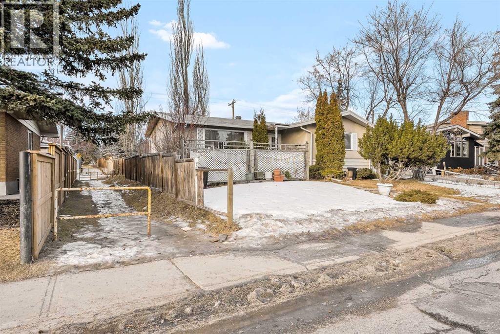 10535 Elbow Drive Sw, Calgary, Alberta  T2W 1G3 - Photo 4 - A2279016